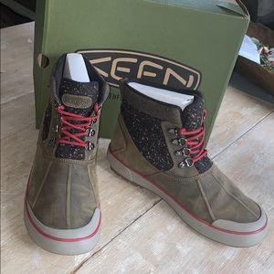 Keen Elsa II Wool Ankle Boot sz. 9